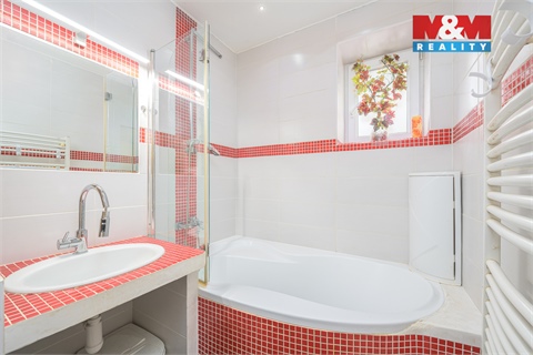 Prodej rodinného domu, 186 m² - 6