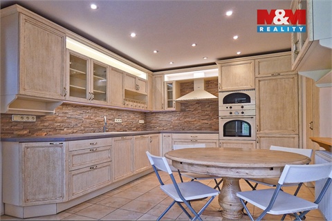 Prodej rodinného domu, 186 m² 2