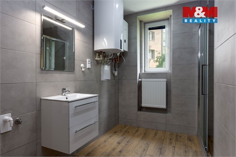 Prodej komerčního objektu, 960 m² 8