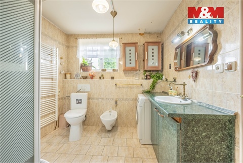 Prodej rodinného domu, 220 m² 8