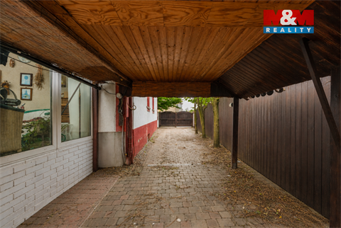 Prodej rodinného domu, 220 m² - 24