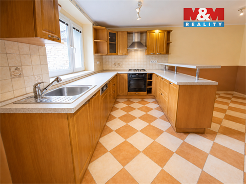 Prodej rodinného domu, 280 m² 2