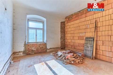 Prodej komerčního objektu, 982 m² 10