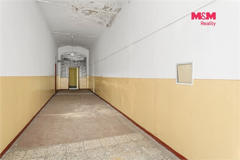 Prodej komerčního objektu, 3 000 m² - 8