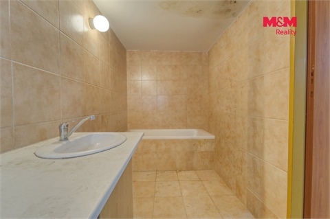 Prodej rodinného domu, 230 m² - 6