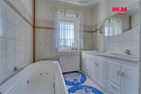Prodej rodinného domu, 230 m² - 20