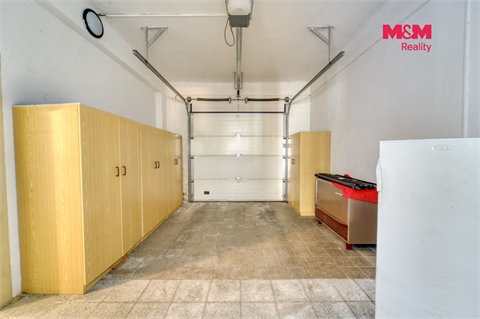 Prodej rodinného domu, 230 m² - 8