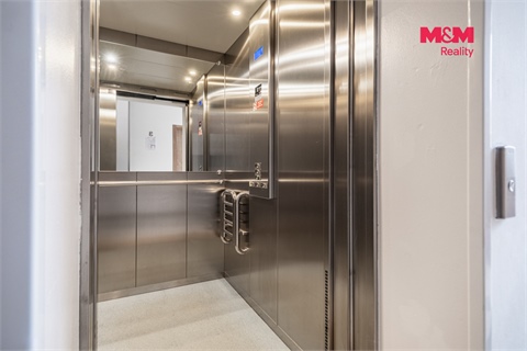 Pronájem bytu 2kk, 77 m² 8