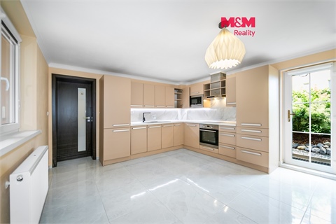 Prodej rodinného domu, 184 m² 0