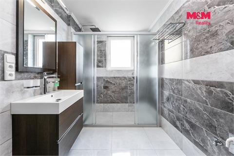Prodej rodinného domu, 184 m² - 10