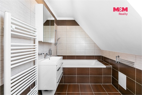Prodej rodinného domu, 184 m² 12