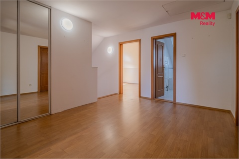 Prodej rodinného domu, 248 m² 8