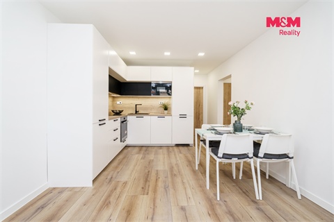 Prodej bytu 4kk, 80 m² - 0
