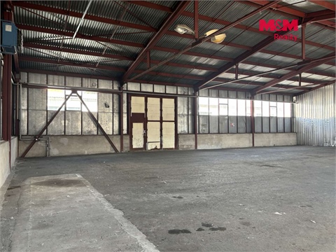 Pronájem skladu / haly, 427 m² - 2