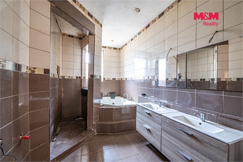 Prodej rodinného domu, 280 m² - 10