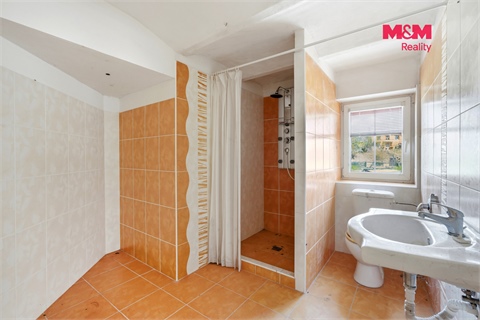 Prodej rodinného domu, 180 m² - 2