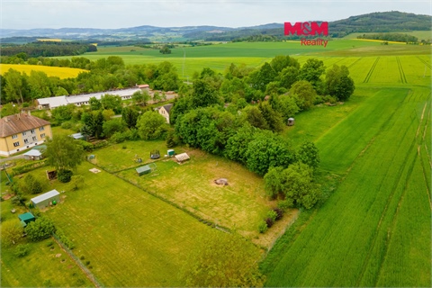 Prodej stavebního pozemku, 1 016 m² 0