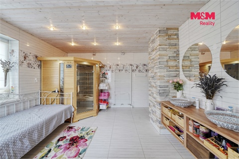 Prodej rodinného domu, 359 m² 2