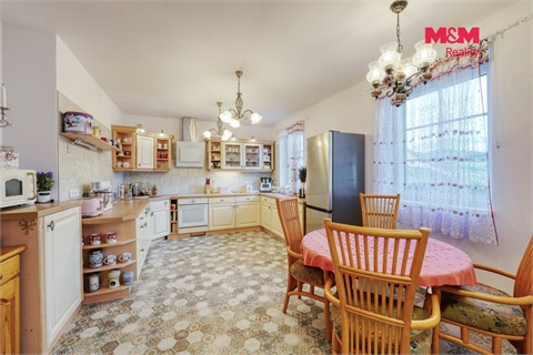 Prodej rodinného domu, 359 m² 14