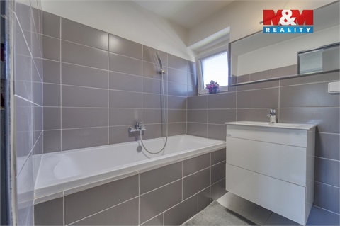 Prodej rodinného domu, 176 m² - 10