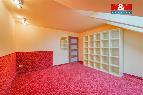 Prodej rodinného domu, 400 m² - 28