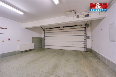 Prodej rodinného domu, 400 m² 24