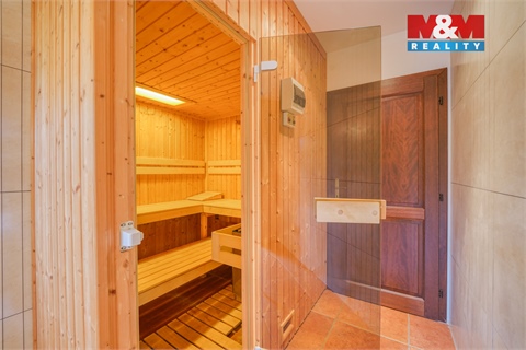 Prodej rodinného domu, 400 m² - 6
