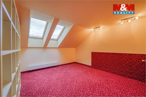 Prodej rodinného domu, 400 m² - 24