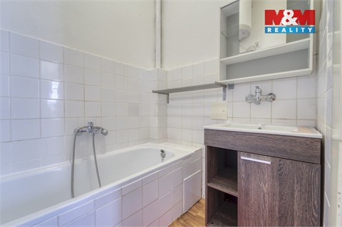Pronájem bytu 1+1, 43 m² 2