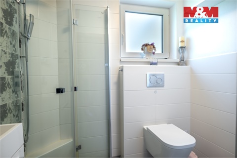 Prodej rodinného domu, 240 m² - 8