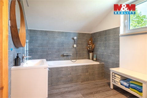 Prodej rodinného domu, 240 m² 20