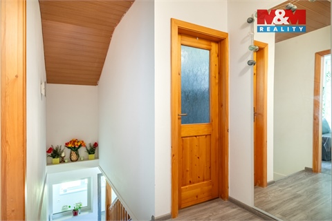 Prodej rodinného domu, 240 m² - 18