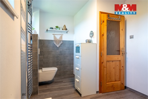 Prodej rodinného domu, 240 m² - 20