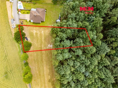 Prodej stavebního pozemku, 1 913 m² 0