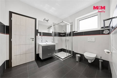 Prodej rodinného domu, 233 m² - 10