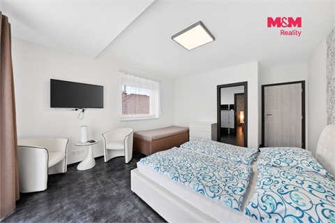 Prodej rodinného domu, 233 m² 4