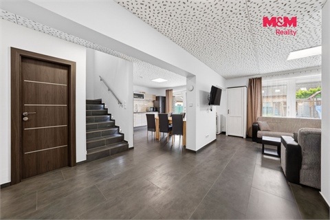 Prodej rodinného domu, 233 m² - 2