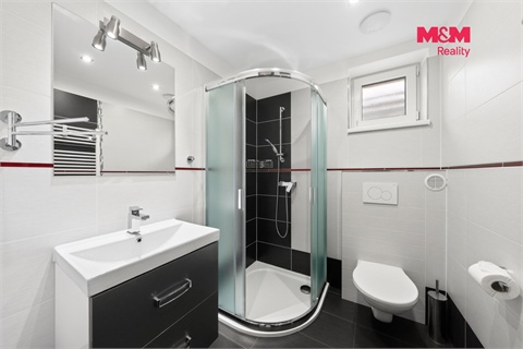 Prodej rodinného domu, 233 m² 12