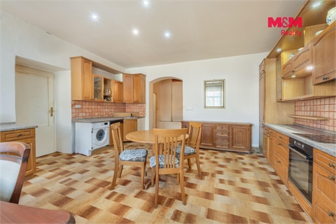 Prodej rodinného domu, 240 m² - 8