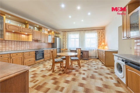 Prodej rodinného domu, 240 m² 8