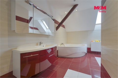 Prodej rodinného domu, 197 m² - 12