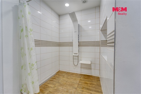 Prodej rodinného domu, 197 m² - 6
