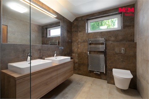 Prodej rodinného domu, 185 m² - 8