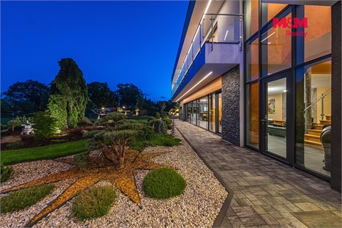 Prodej rodinného domu, 895 m² - 2