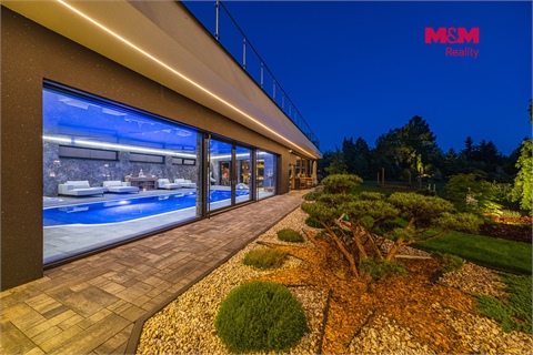 Prodej rodinného domu, 895 m² 2