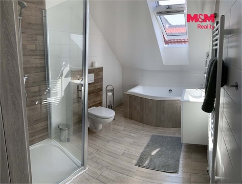 Prodej rodinného domu, 350 m² 12