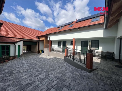 Prodej rodinného domu, 350 m² 14
