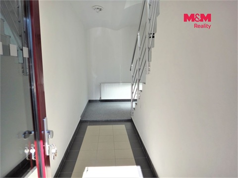 Pronájem bytu 4kk, 127 m² 24