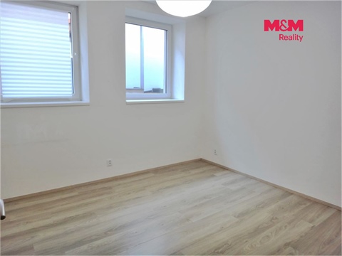 Pronájem bytu 4kk, 127 m² 12