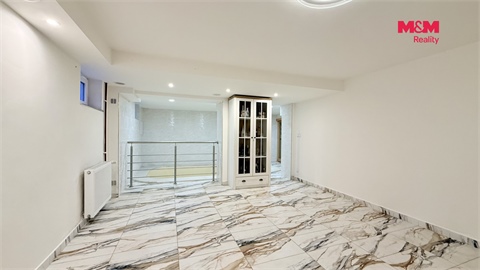 Prodej rodinného domu, 380 m² - 4